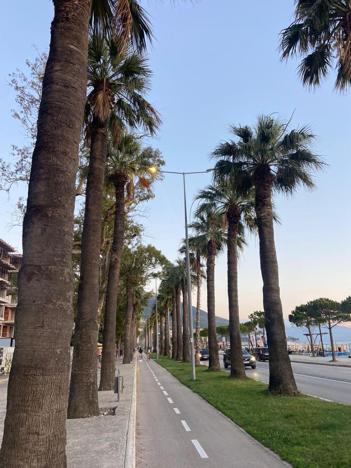 Away From ! Vlorë